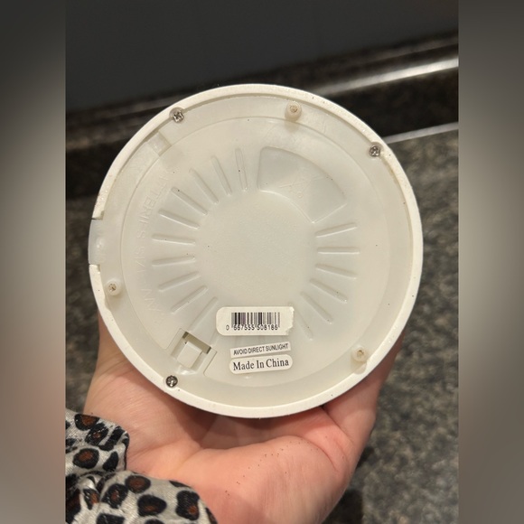 Bath & Body Works WATER GLOBE SNOWMAN PEDESTAL 3 Wick Candle Holder - Picture 5 of 5